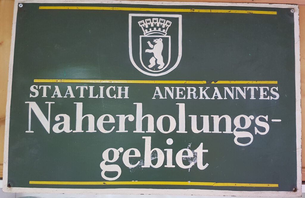 KGA - Historisches Schild aus den 1980er-Jahren